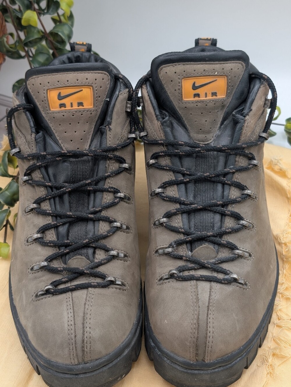 Vintage 1998 Nike ACG Gimli Air Regains Hiking Boots 148035-271 W (11)/M (9.5)
